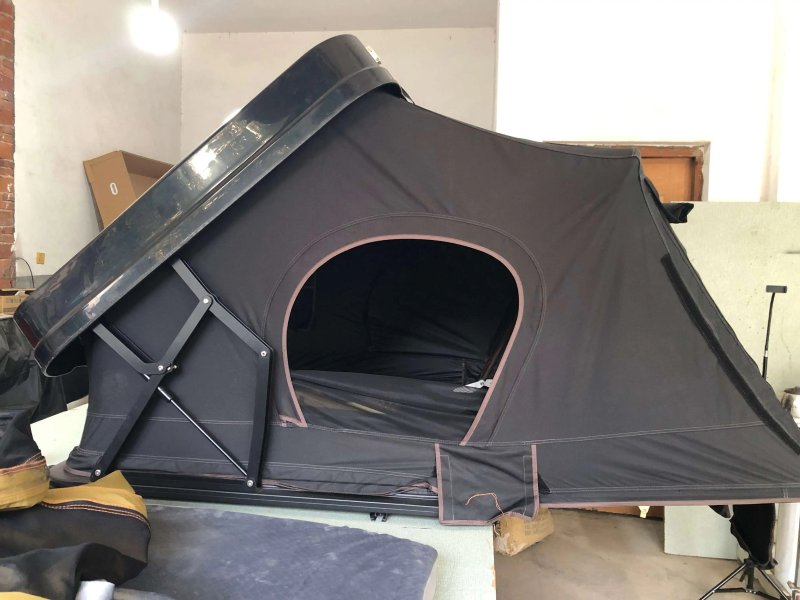 Soft Shell Large Space Sunshade Rain Telescopic Roof Top Tent Lightweight for Vehicles Car Rooftop Tent